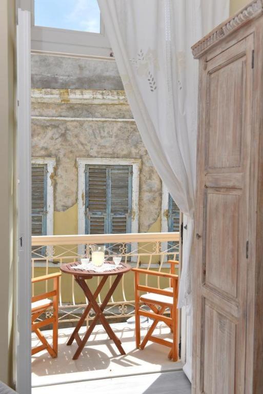Oisyra Boutique Suites Ermoupoli Luaran gambar
